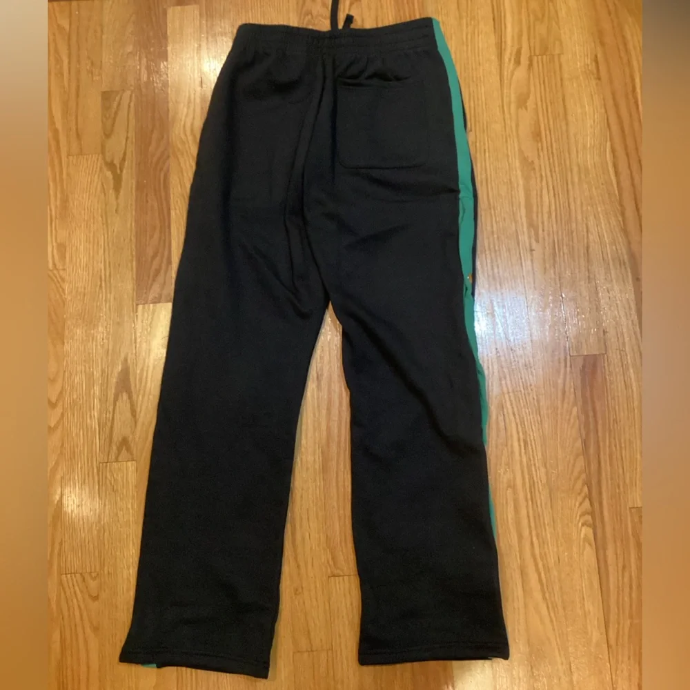 Reebok Men’s Black and Green Track Pants - Picture 5 of 6